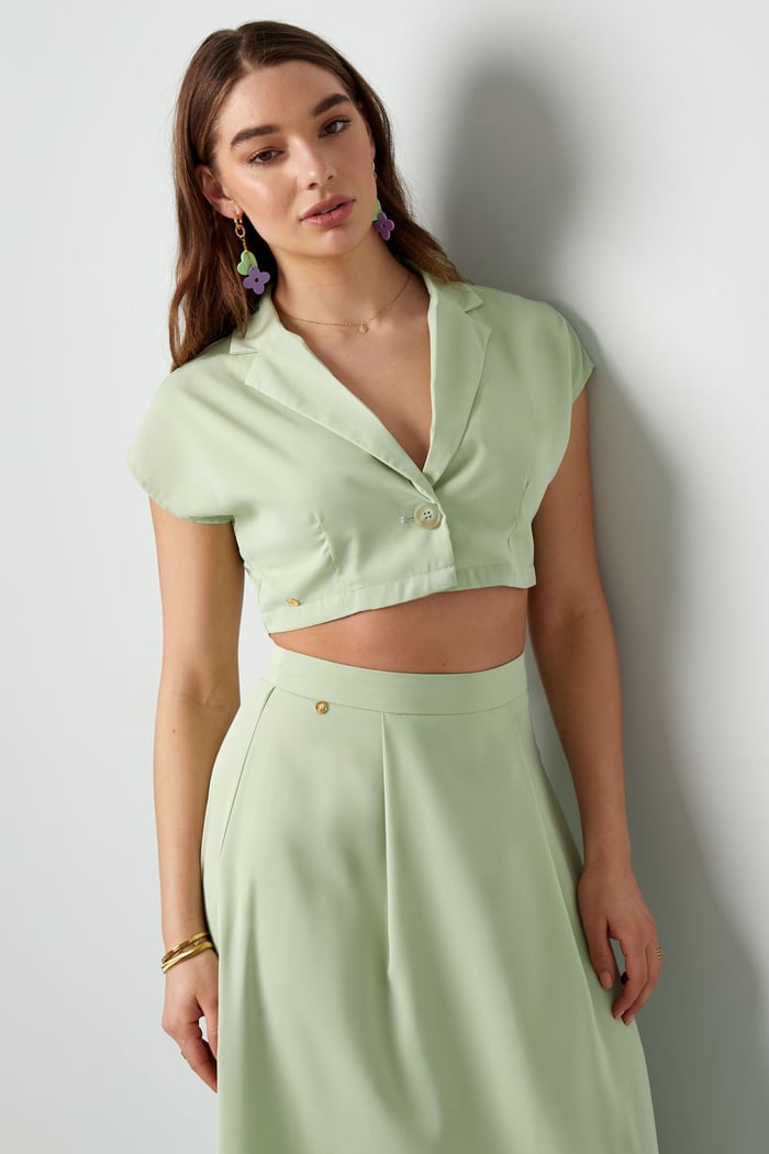 Cropped top with button h5Picture4