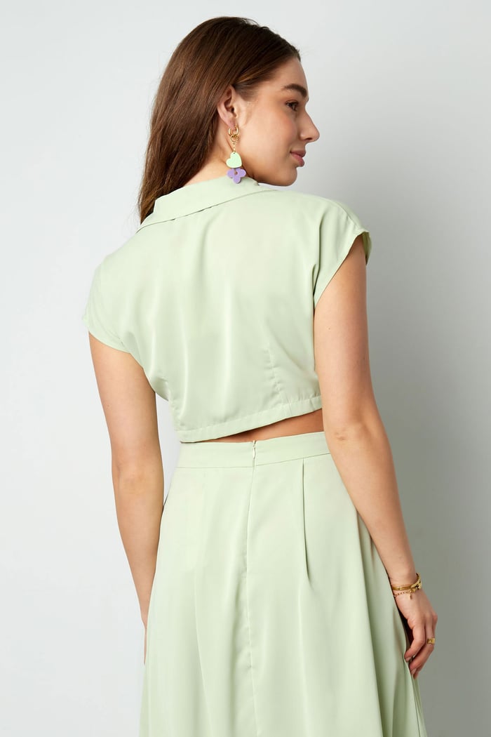 Cropped top with button h5Picture9