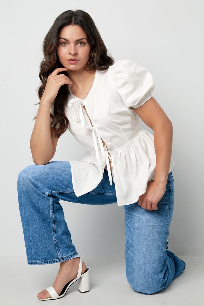 Blusa con peplum imprescindible y lazos h5Imagen4
