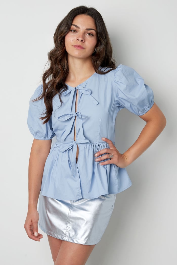 Blusa con peplum imprescindible y lazos h5Imagen10
