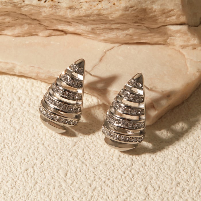 18 Karat Gold Edelstahl eingelegte Diamantstreifen hohle tropfenförmige Ohrringe in High-End-Nische einzigartige Titanstahl-Ohrringe h5Bild4
