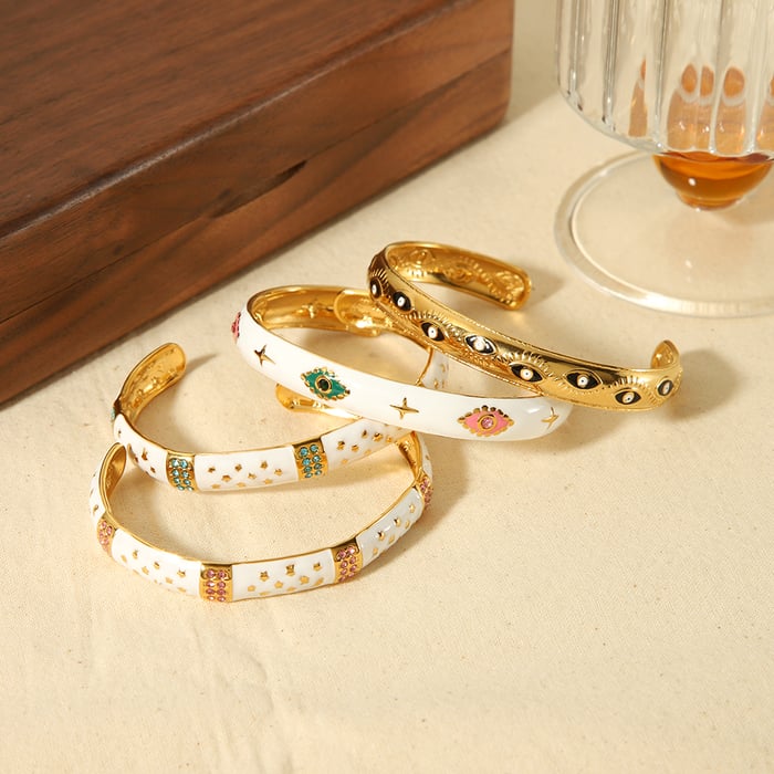 1 Stück elegantes und modisches offenes Armband aus 18 Karat vergoldetem Edelstahl mit farbigen Tropfenöl-Intarsien aus Zirkonia für Damenschmuck zum täglichen Tragen Bild4