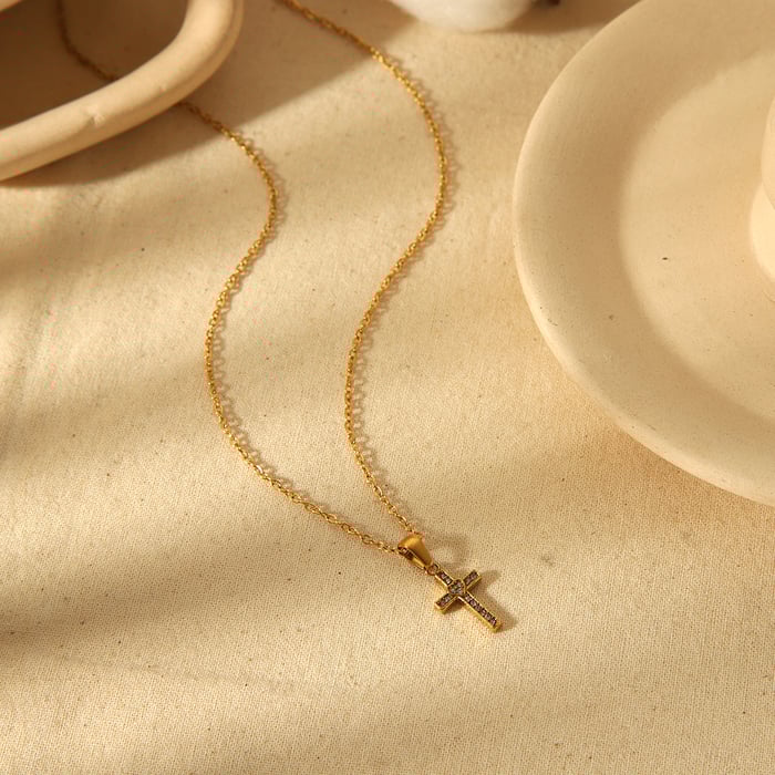 1 piece of simple classic  gold-plated stainless steel diamond heart cross necklace for women's daily wear Picture3