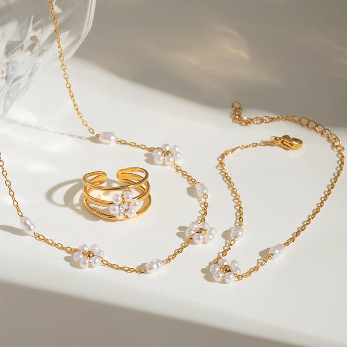 1 pair romantic sweet style hollowed-out flower shape stainless steel  gold plated inlay artificial pearl women's earrings set Picture3