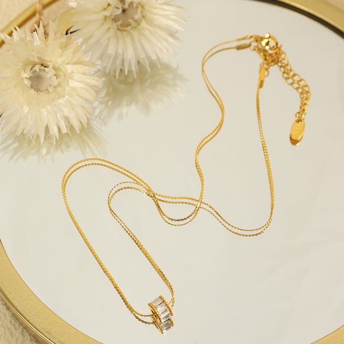 1 Stück Simple Series Klassische geometrische Edelstahl Gold Farbe Zirkon Damen Anhänger Halsketten h5Bild4