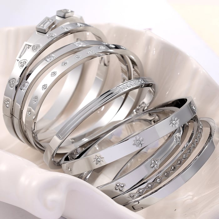 1 Stück Simple Series Klassische geometrische Edelstahl Goldfarben Strass Damen Armreifen h5Bild8