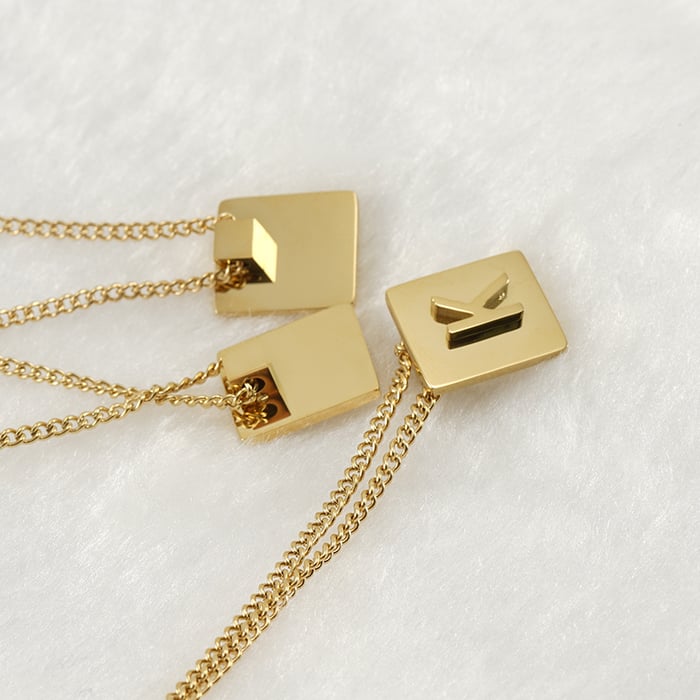 1 Stück Simple Series Daily Letter Titanstahl 18 Karat vergoldete Unisex-Anhängerketten h5Bild4