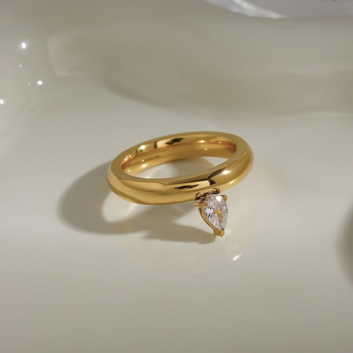 Klassische Ringe aus goldfarbenem Edelstahl mit Edelsteinen Bild5