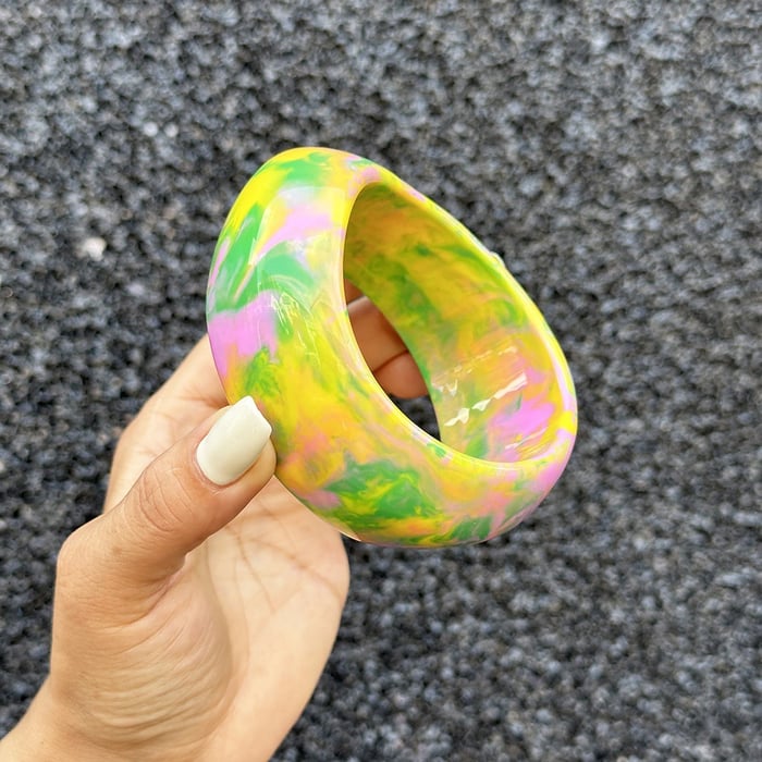 1 pieza de brazaletes casuales de resina geométrica para mujer de la serie clásica