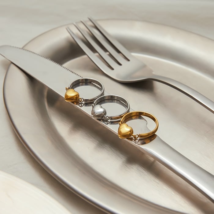 Einfache Statement-Ringe aus Edelstahl in Herzform in Goldfarbe h5Bild4