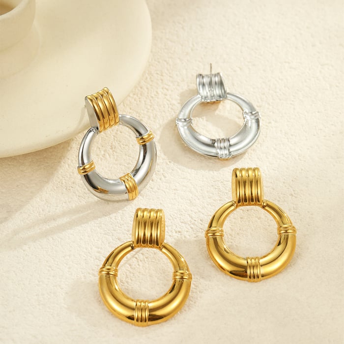 Luxurious Retro Geometric Stainless Steel Women's Hoop Earrings h5Picture2