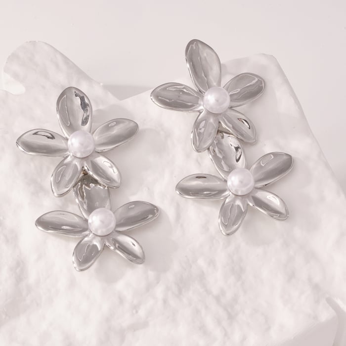 1 Pair Luxurious Series Sweet Flower Stainless Steel Gold Color Women's Drop Earrings h5Picture6