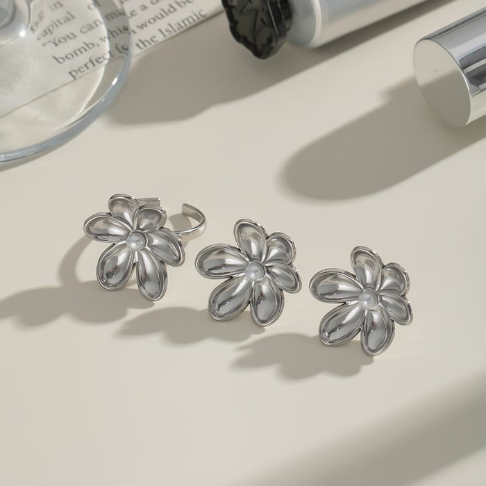Sweet Flower Stainless Steel Gold Color Earring Sets h5Picture4