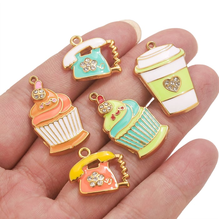 1 Piece Whimsical Cupcake Stainless Steel Gold Color Women's Pendants h5Picture4