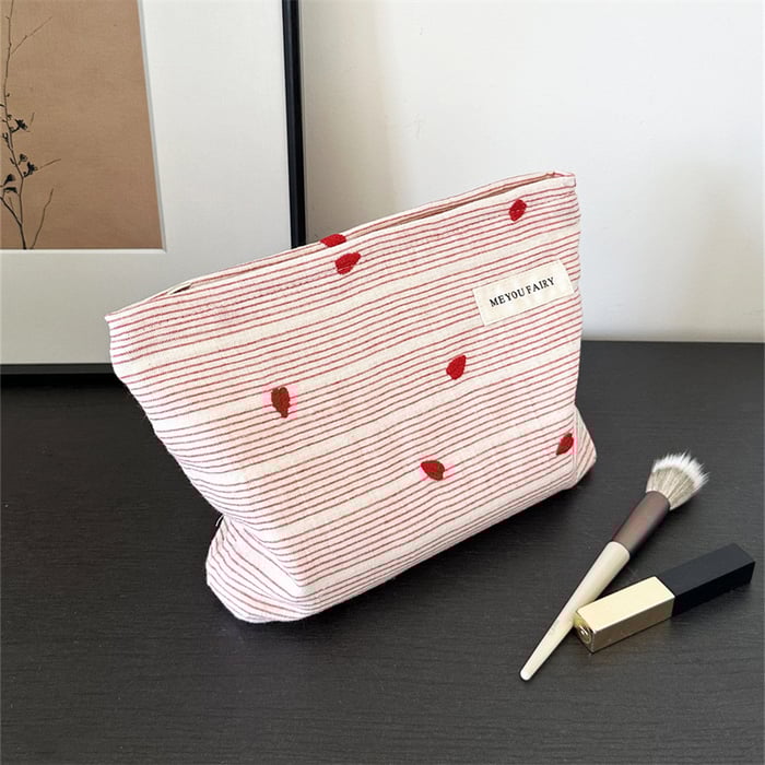 1 Piece Sweet Pink Heart-themed Women's Makeup Bag h5Picture3
