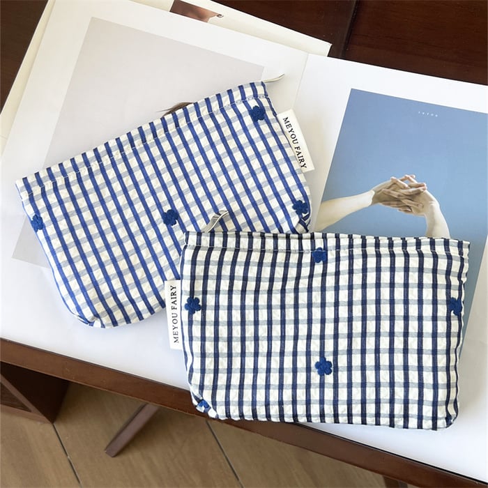 1 Stück karierte blau getönte bestickte kleine Blumen-Kosmetiktasche für Damen h5Bild4