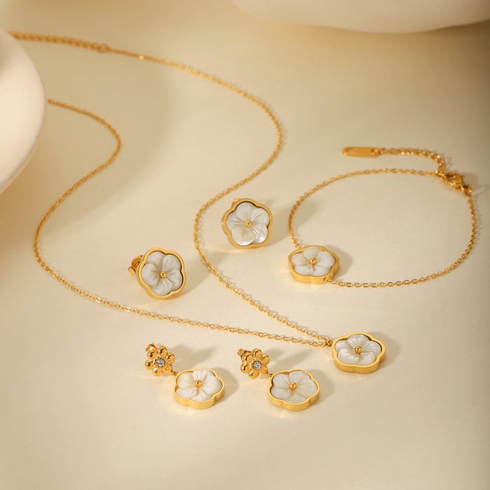 Daily Clover Stainless Steel Gold Color Shell Women's Chain Bracelets h5Picture5