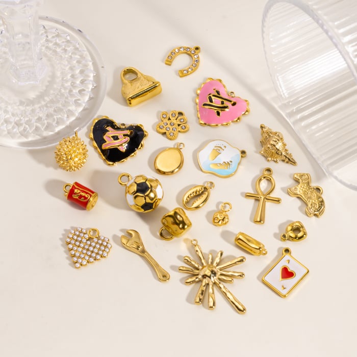 18K Gold Plated Stainless Steel Pendants Heart Retro Daily Classic Series Women's jewelry h5Picture3