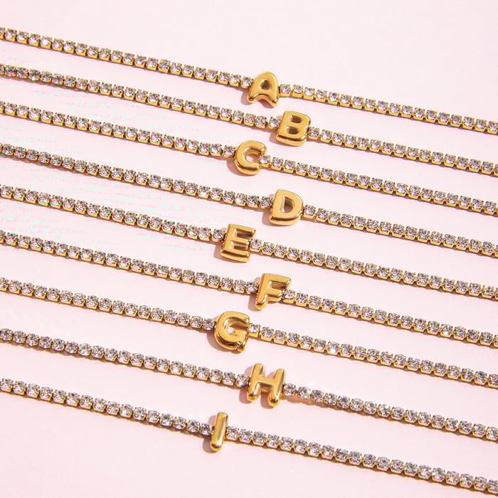 Bracelet à breloques pour femme en acier inoxydable doré avec lettres délicates h5Image8