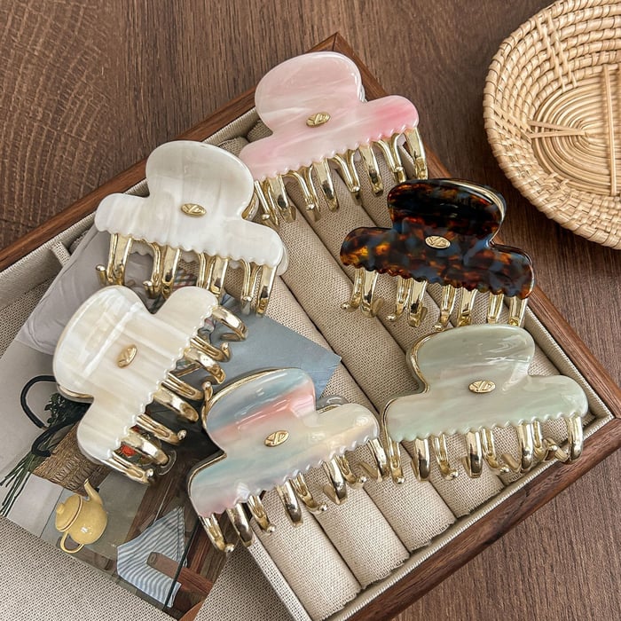 1 Piece  Cute Gradient Color Acetate Women's Hair Claws Picture3