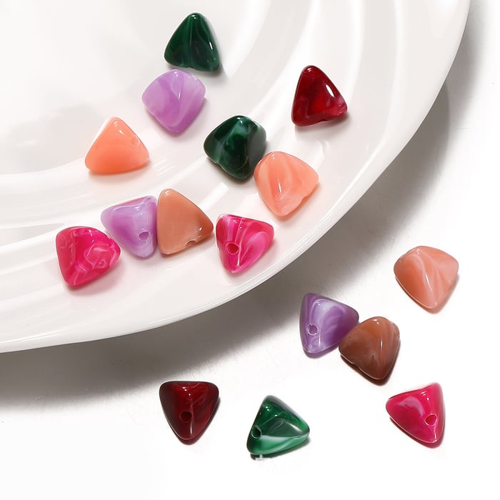 1 Bag of DIY Triangle Acrylic Jewelry Beads h5Picture2