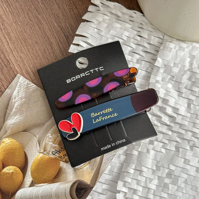 1 Pair Romantic Series Cute Heart Plastic Women's Hair Clips 
