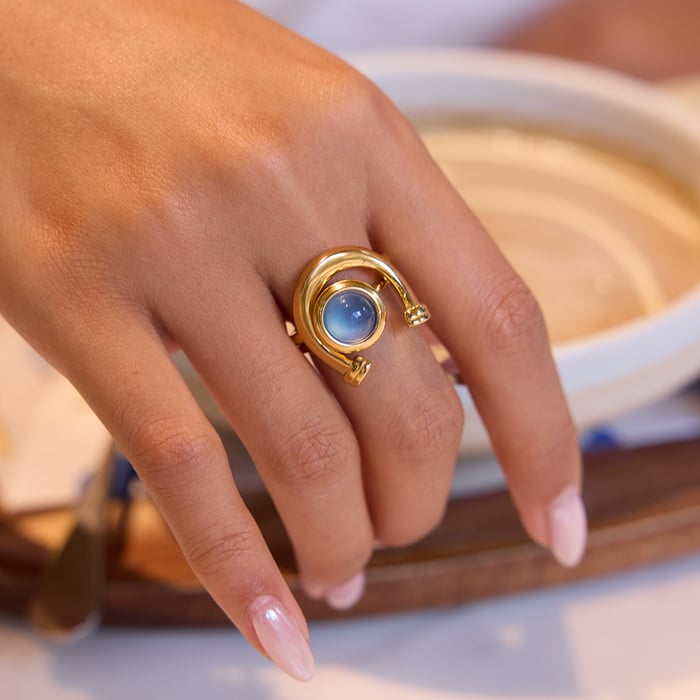 1 Stück Statement-Ringe aus blauem Harz mit Kreisen aus Edelstahl in Goldfarbe h5Bild2