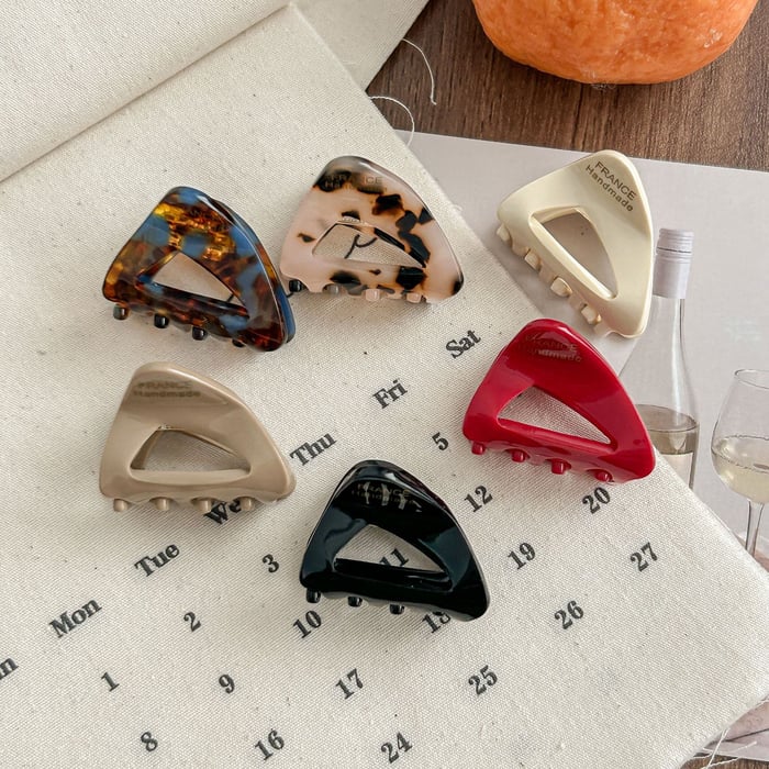 1 Piece Simple Series Retro Triangle Gradient Color Acetate Women's Hair Clips Picture3