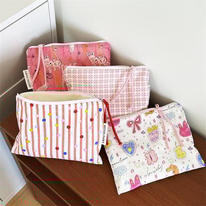 1 Piece  Cute Heart Animal Polka Dots  Women's Makeup Bags Picture2
