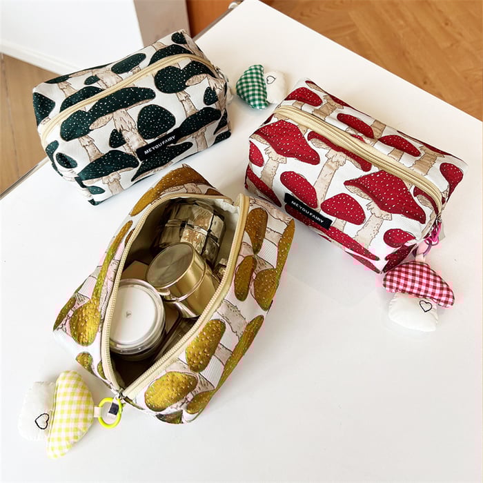 1 Piece Classic Creatively Designed Cute Mushroom Women's Makeup Bags Picture2