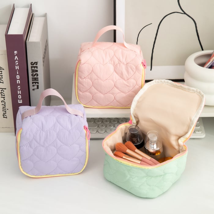 1 Piece Sweet Heart Makeup Bag Picture3
