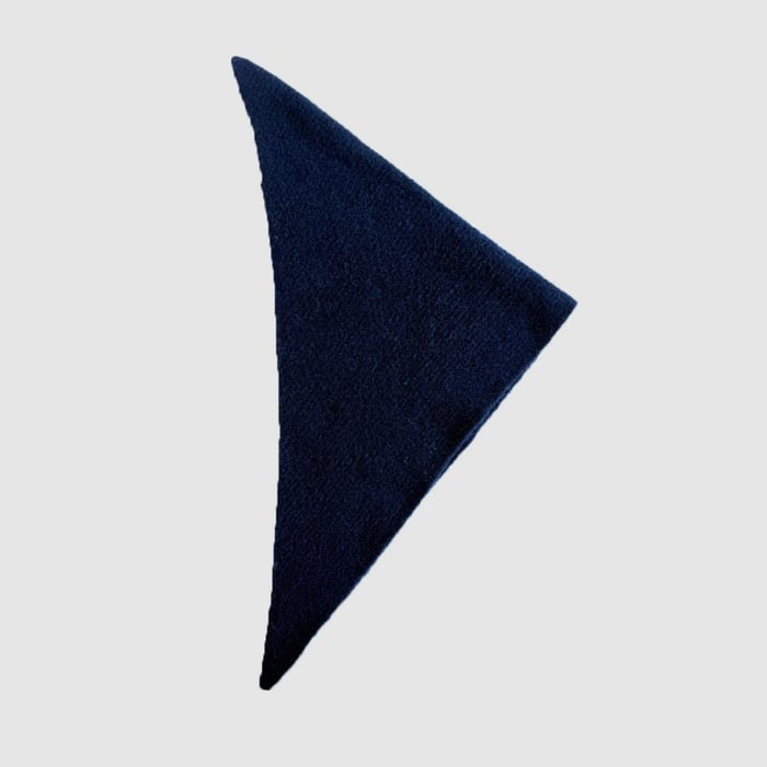 Écharpe triangulaire tricotée en mélange de laine de couleur unie, 1 pièce