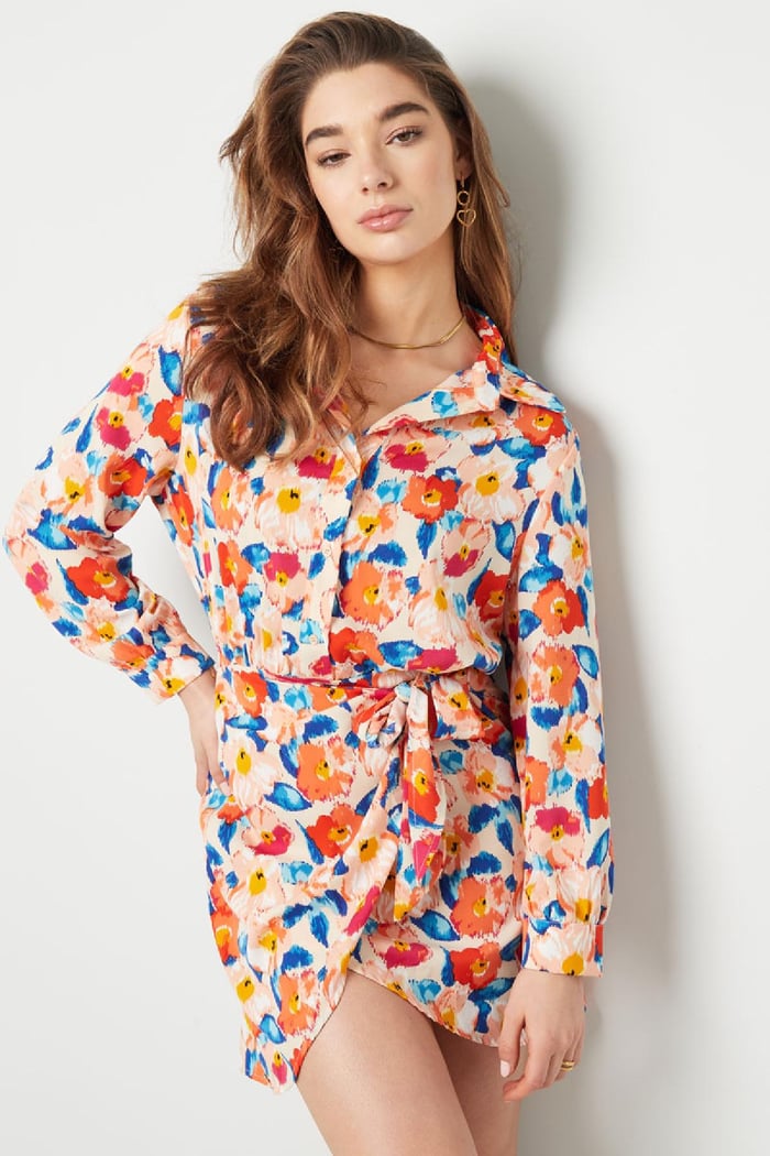 Kleid mit Blumendruck und Knopfdetail Schwarz Multi S h5Bild3