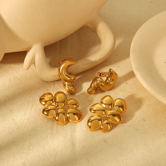 1 pair of classic  gold-plated stainless steel irregular geometric spiral earrings for women's daily wear