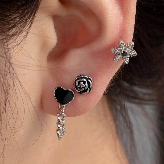 1 Piece Simple Series Classic Heart Titanium Steel No Plating Material Zircon Women Stud Earrings Picture2