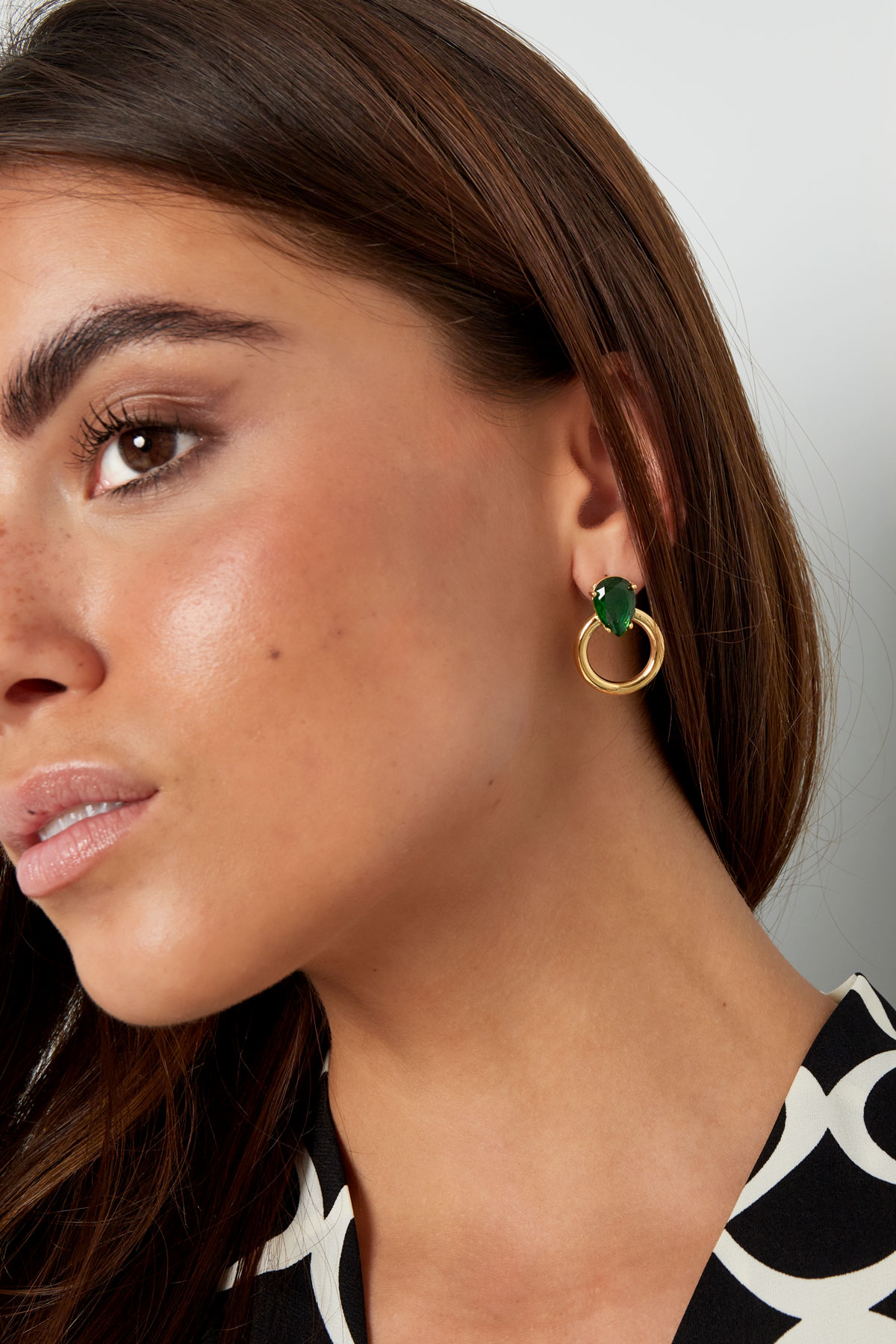 Hoops with bead - white