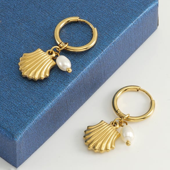Orecchini pendenti in acciaio inossidabile color oro con conchiglia