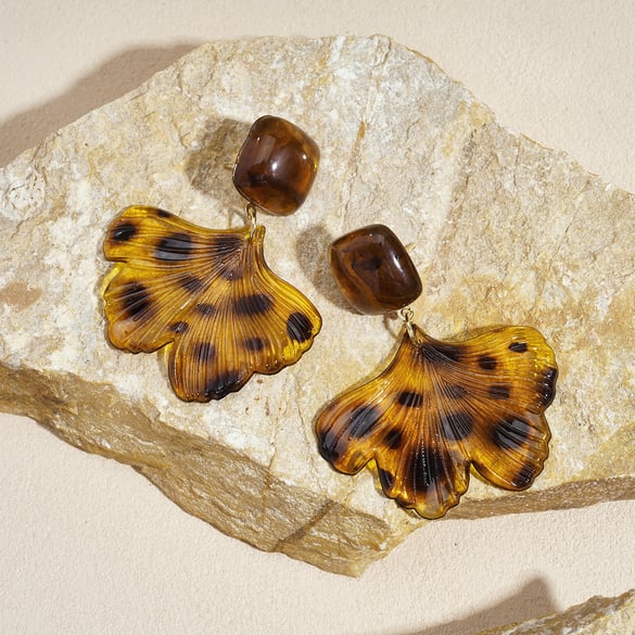 1 Pair Retro Leopard Leaf Acrylic Drop Earrings