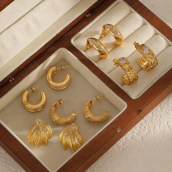 1 Pair C-shape Stainless Steel Gold Color Stud Earrings 2
