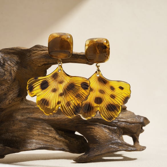 1 Pair Retro Leopard Leaf Acrylic Drop Earrings 2