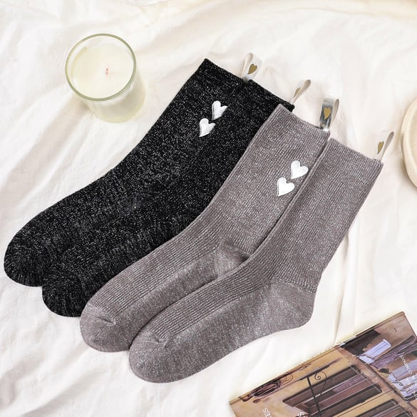 Modische, herzförmige, aus reiner Baumwolle gestrickte Damensocken mit silbernem Faden in Wadenlänge
