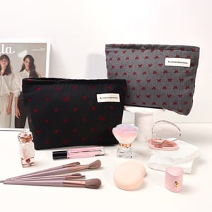 1 Piece Fashionable Series Sweet Dots Color Contrast Design High-capacity Women's Cosmetic Bags h5 Picture2