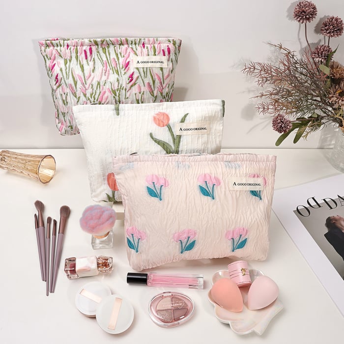 1 Piece Stylish Series Natural Tulip Print Seersucker High-capacity Portable Women's Cosmetic Bags Picture2