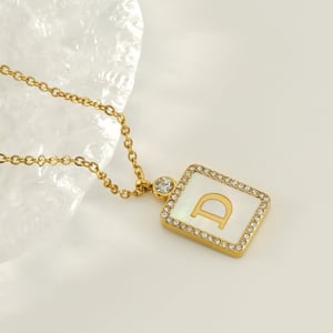 Collier avec pendentif rectangulaire en acier inoxydable couleur or pour femme, série 1 pièce, lettre D h5 