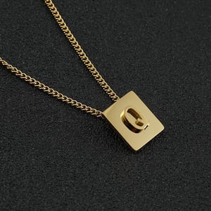 1 pezzo serie giornaliera minimalista lettera Q in acciaio inossidabile color oro collane con ciondolo unisex h5 