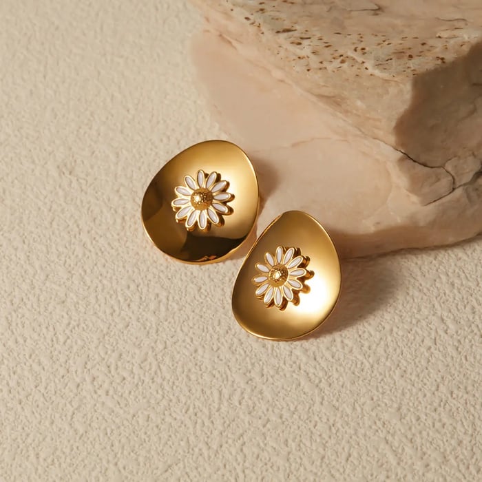 1 Pair Simple Series Fashionable Daisy Stainless Steel Gold Color Women's Stud Earrings 