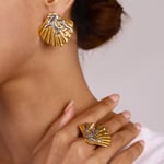 Gold color / 1 Pair Romantic Series Vacation Seashell Stainless Steel Gold Color Women's Stud Earrings Picture2