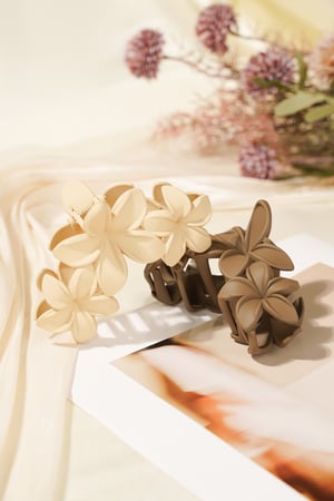 hair clip with large flowers - beige h5 Picture3