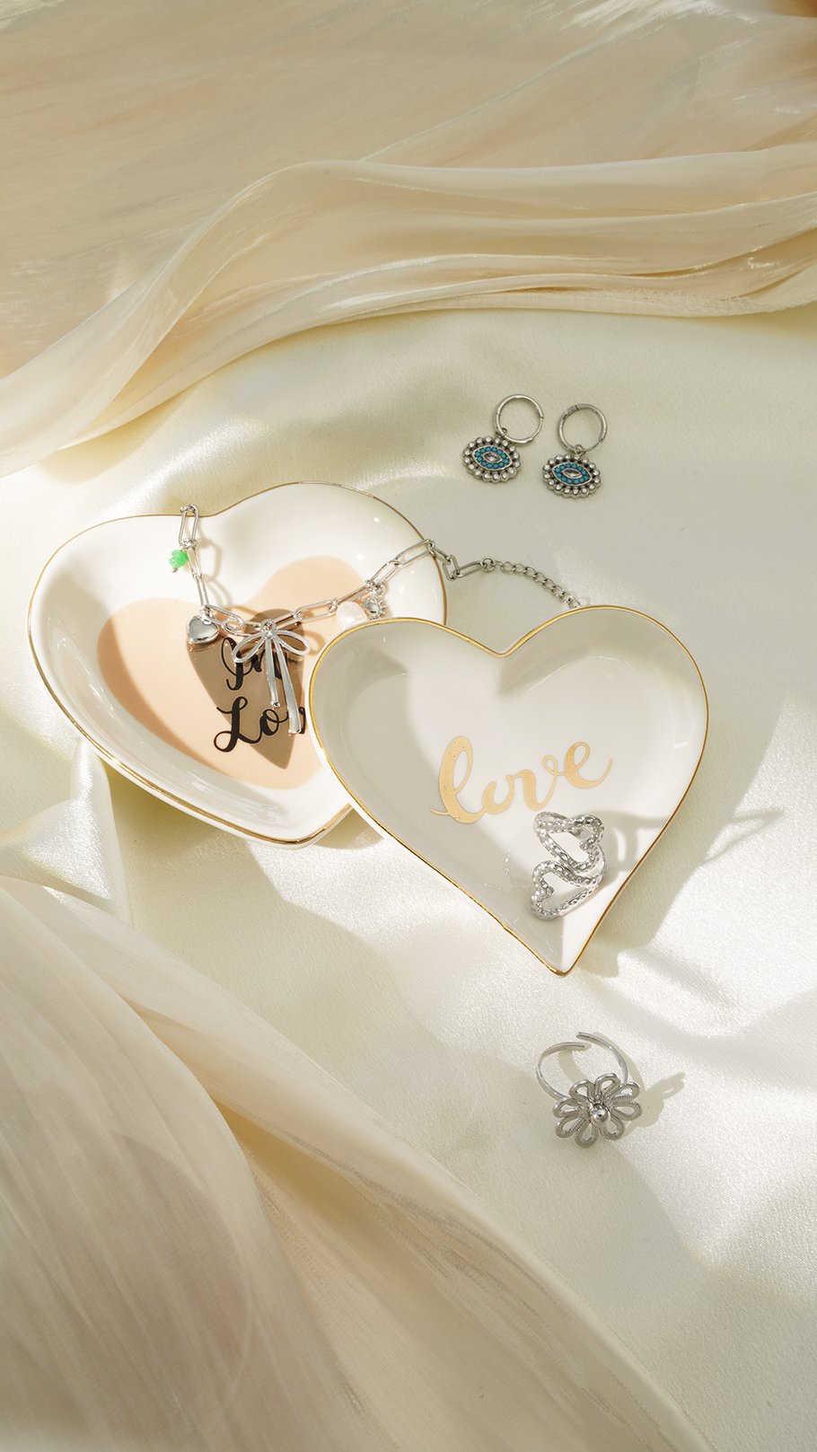 Glass display love on - White h5Picture5