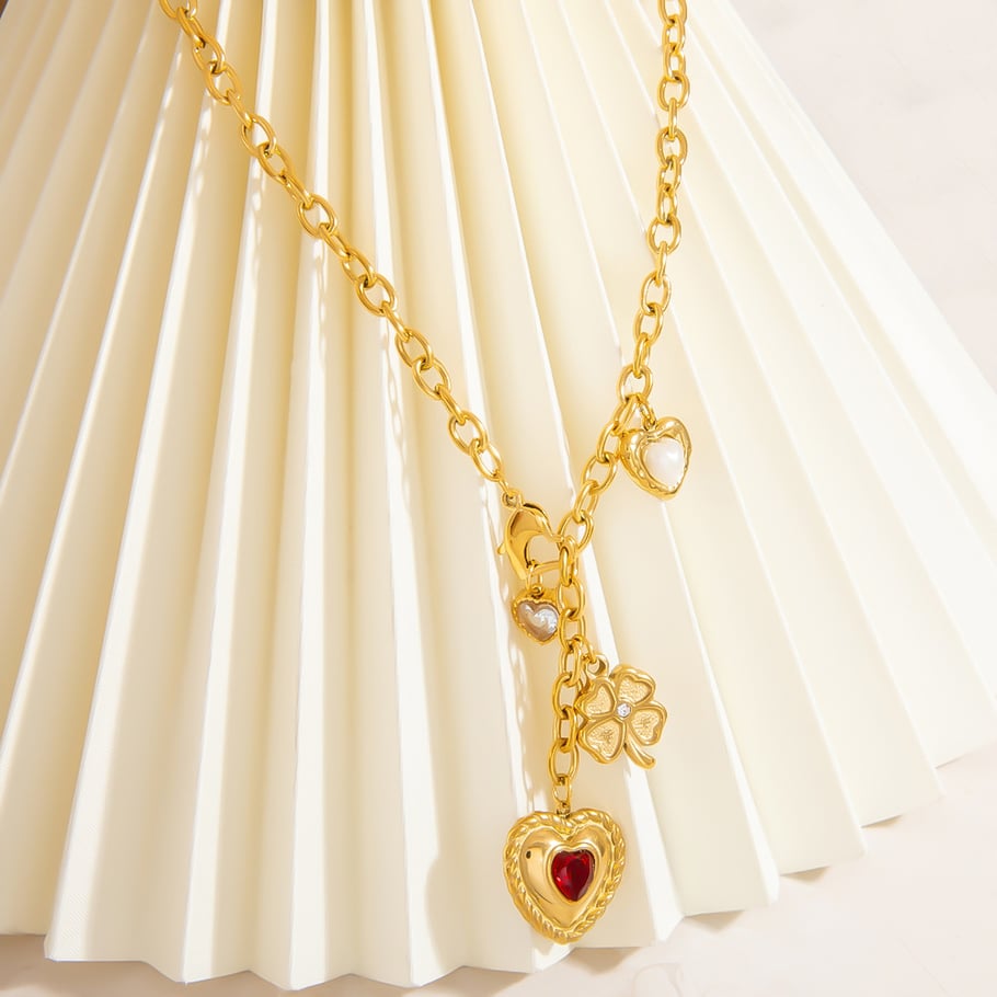 Colliers avec pendentif en forme de cœur exquis en acier inoxydable couleur or pour femme Image5